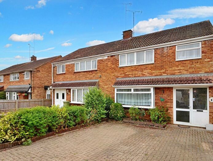 3 Bedroom Semi-Detached House To Rent In Ludlow Close, Bletchley, MK3