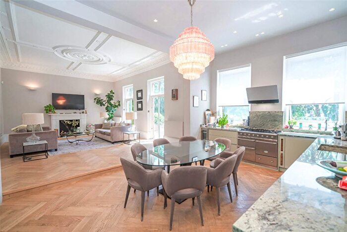 3 Bedroom Flat For Sale In Shepherds Hill, Highgate, London, N6