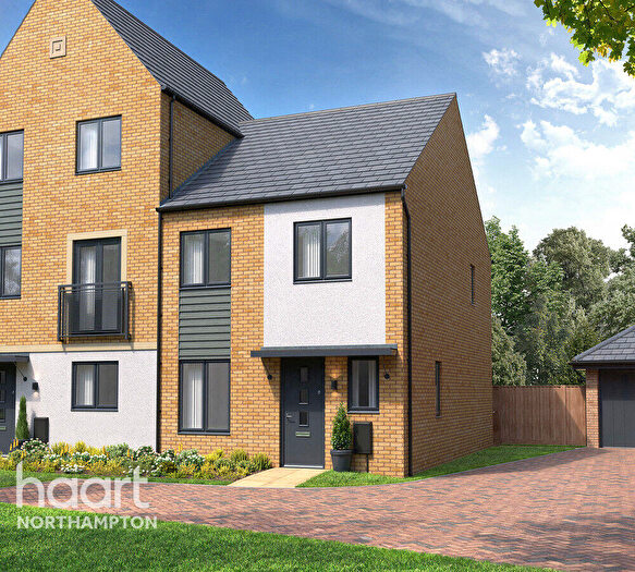 3 Bedroom Semi-Detached House For Sale In St Michaels Park, Northampton, NN5