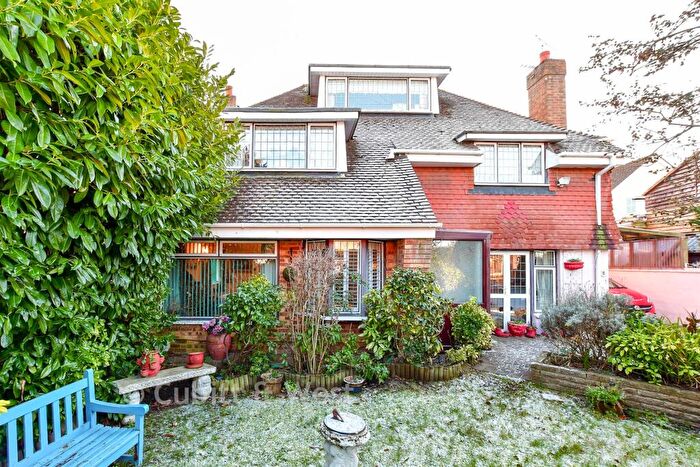 4 Bedroom Detached House For Sale In The Brow, Widley, Waterlooville, Hampshire, PO7