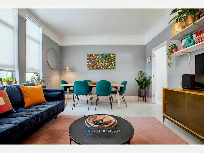 3 Bedroom Maisonette To Rent In High Road Leytonstone, London, E11