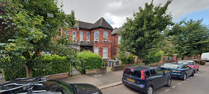 2 Bedroom Maisonette To Rent In Keyes Road, Mapesbury, London, NW2