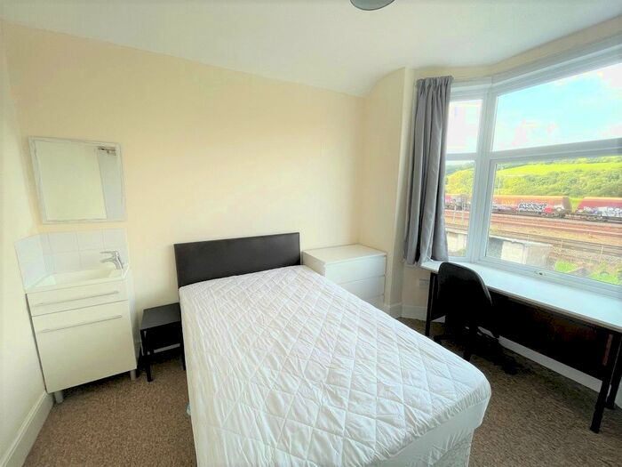 1 Bedroom Property To Rent In Cowley Bridge Road, Exeter, EX4