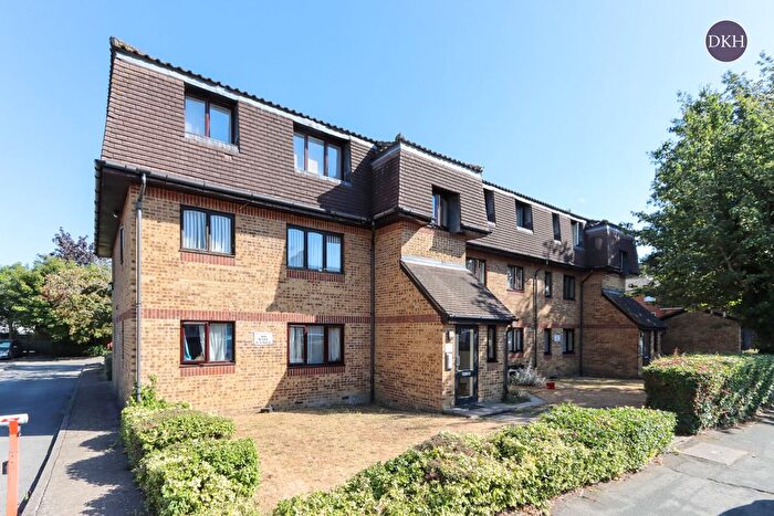 Studio To Rent In Southwold Road, Watford, Hertfordshire, WD24