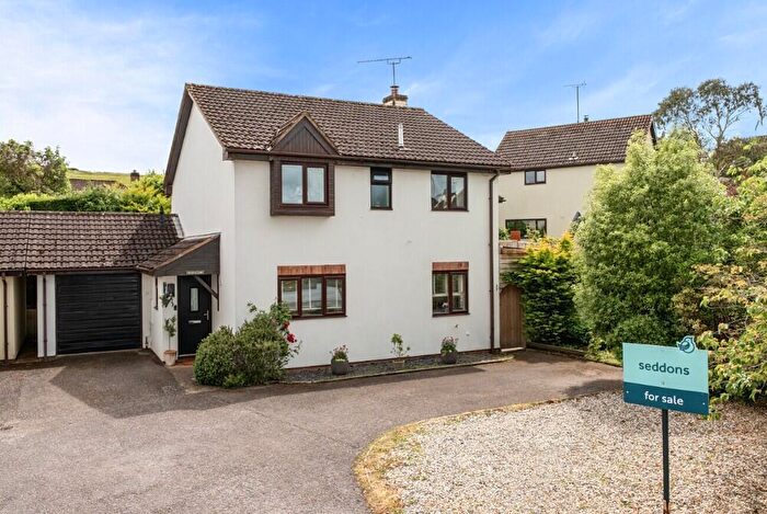 4 Bedroom Detached House For Sale In Kentisbeare, Cullompton, EX15