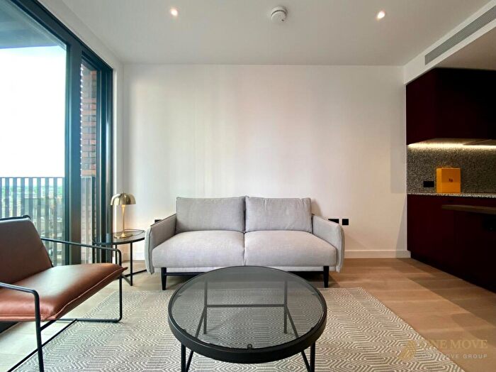 2 Bedroom Flat To Rent In Viaduct Gardens, Legacy Building, SW11