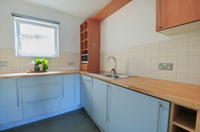 2 Bedroom Flat To Rent In Bedroom Duplex – Burlington Street, Manchester, M15