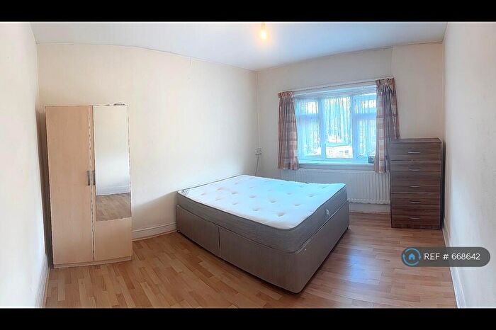 1 Bedroom Flat To Rent In Edgware, Edgware, HA8