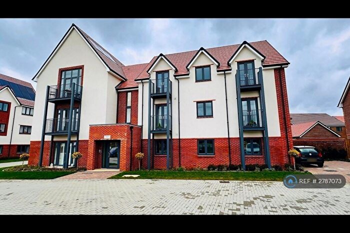 2 Bedroom Apartment To Rent In Quiller Avenue, RG2