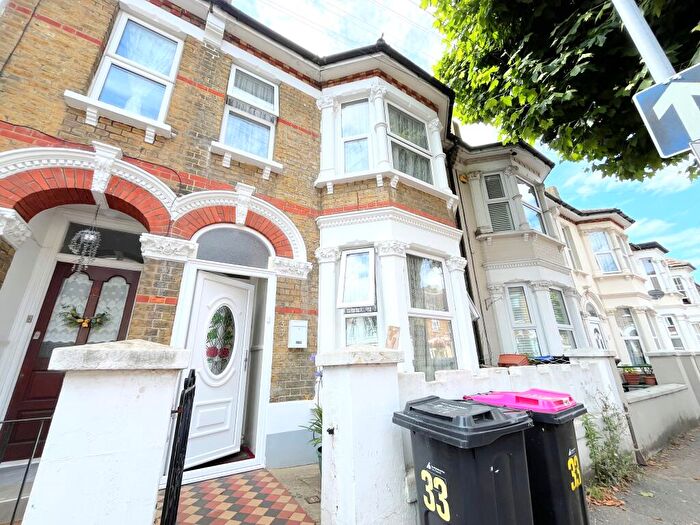 1 Bedroom Terraced House To Rent In Ashburnham Road, Southend-on-sea, SS1