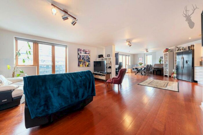 2 Bedroom Flat To Rent In Meath Crescent, London, E2