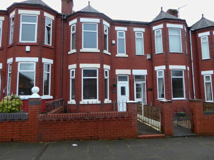 2 Bedroom Terraced House To Rent In Lightoaks Road, Salford, M6