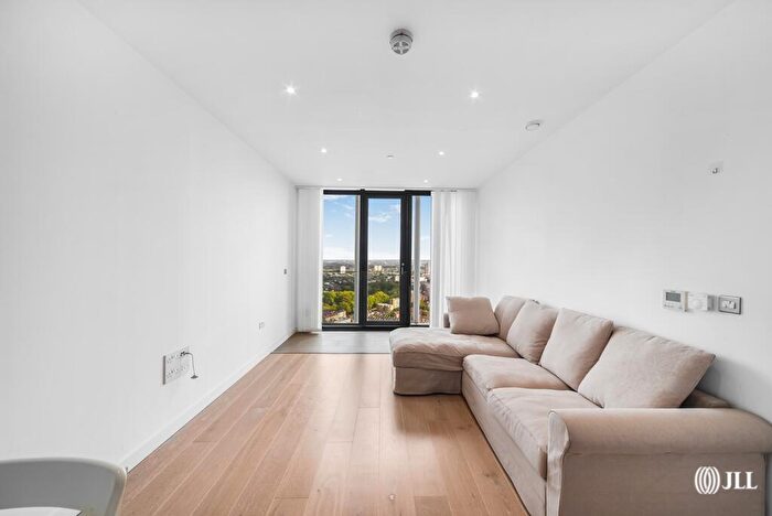 1 Bedroom Apartment To Rent In Stratosphere Tower, London, E15