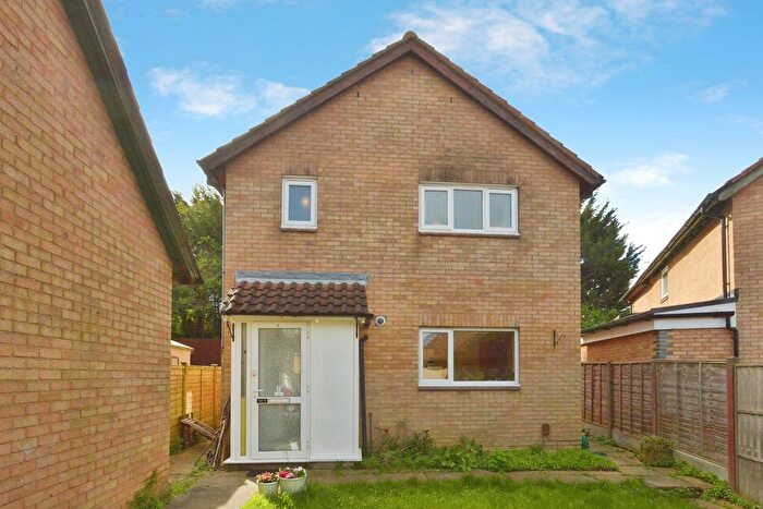 3 Bedroom Detached House For Sale In Cropwell Bishop, Emerson Valley, Milton Keynes, MK4