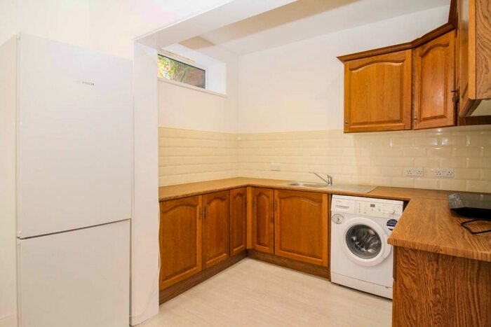2 Bedroom Apartment To Rent In The Old Orchard, Bramley, LS13