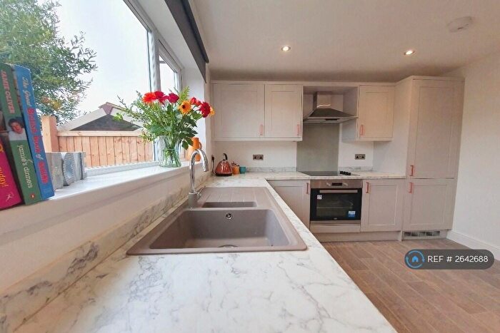 3 Bedroom Semi-Detached House To Rent In Stoneacre, Nottingham, NG5