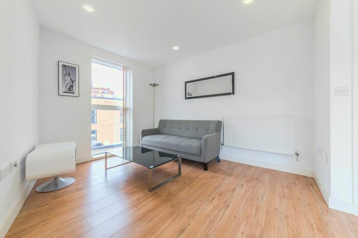 1 Bedroom Flat To Rent In Augustine House, - Conington Road, Lewisham, London, SE13