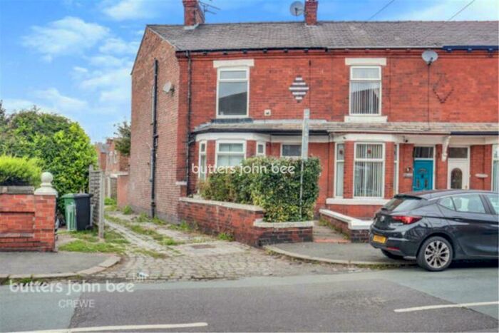 3 Bedroom Terraced House To Rent In Queen Street, CW1