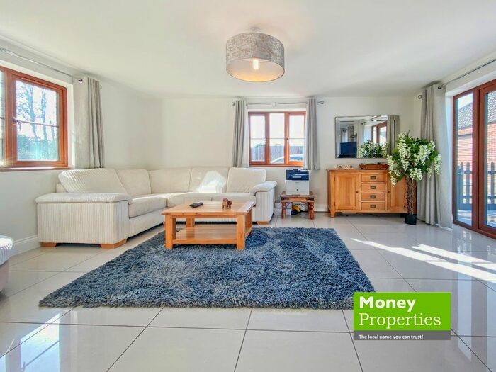 5 Bedroom Detached House For Sale In Hingham Road, Great Ellingham, Attleborough NR17