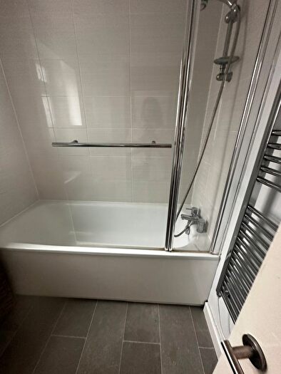 1 Bedroom Flat To Rent In Wavertree Road, London, SW2