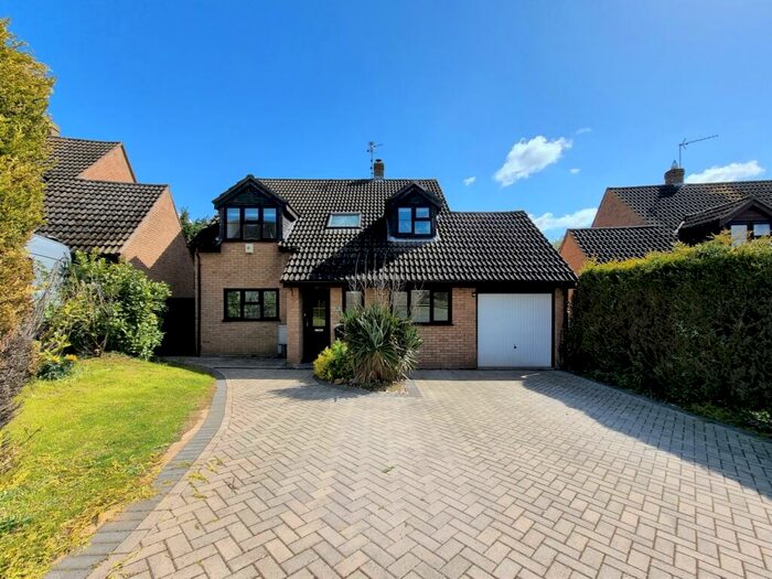 4 Bedroom Detached House To Rent In Hilltop Avenue, Buckingham, Buckinghamshire, MK18