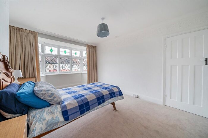 3 Bedroom End Of Terrace House For Sale In Cherrywood Lane, Morden, SM4