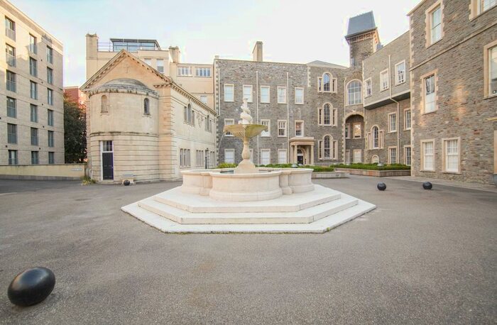 2 Bedroom Flat To Rent In Edward Vii Wing, French Yard, City Centre, BS1