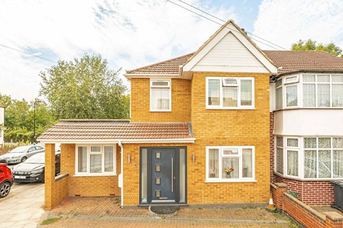4 Bedroom Property For Sale In Coniston Avenue, Perivale, UB6