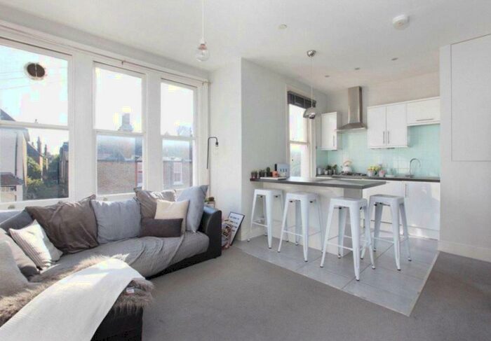 1 Bedroom Flat To Rent In Lynn Road London, SW12
