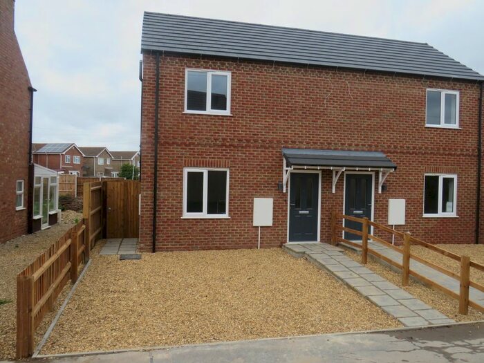 2 Bedroom Semi-Detached House To Rent In Middle Road, Whaplode, PE12