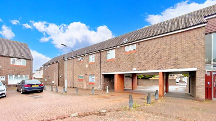 1 Bedroom Flat For Sale In Nash Road, Chadwell Heath, RM6
