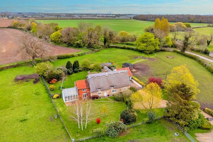 4 Bedroom Detached House For Sale In Woodcroft Road, Marholm, PE6