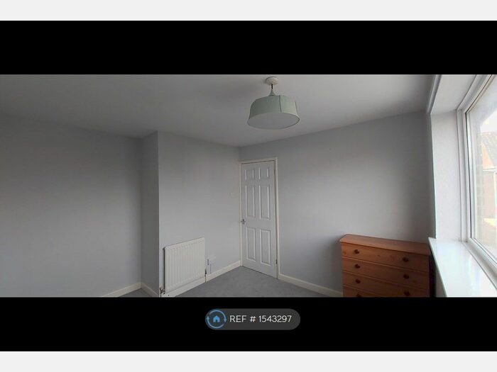 2 Bedroom Semi-Detached House To Rent In Dulverton Avenue, Swindon, SN3