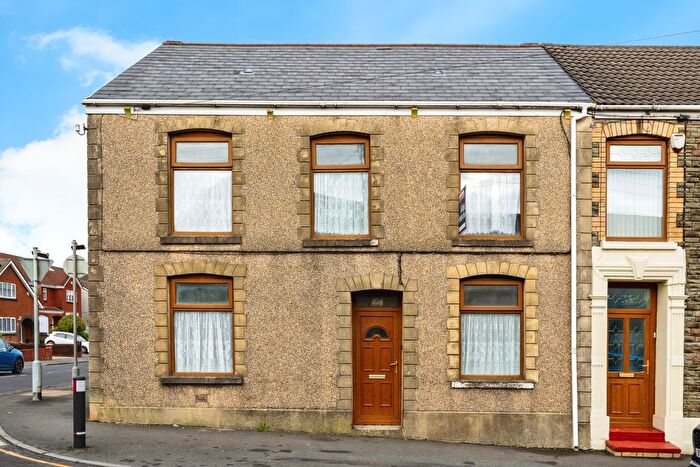 4 Bedroom End Of Terrace House For Sale In Loughor Road, Gorseinon, Swansea, SA4