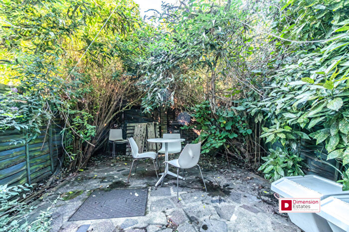 4 Bedroom Terraced House To Rent In Offa'S Mead, Lindisfarne Way, Hackney, E9
