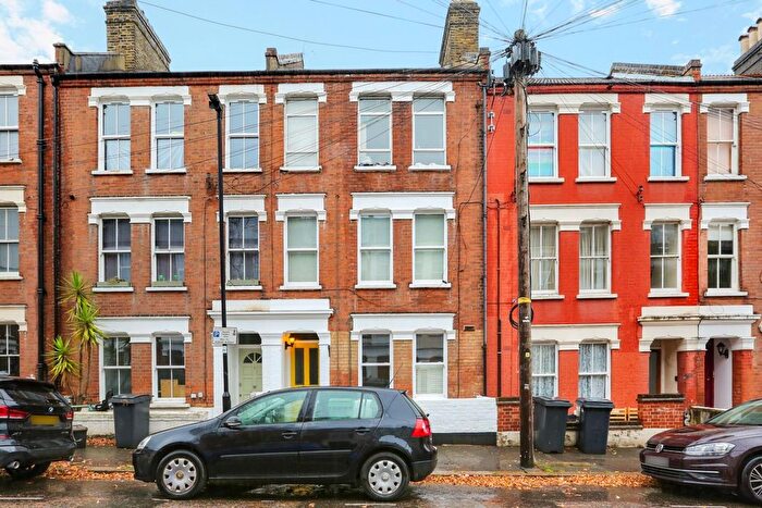 2 Bedroom Flat For Sale In Northlands Street, London, SE5