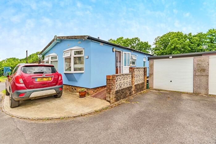 2 Bedroom Park Home For Sale In Burnt Oak Lane, Newdigate, Dorking, RH5