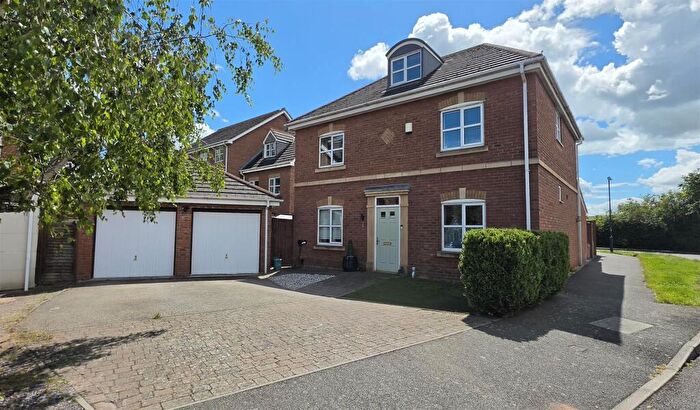 4 Bedroom Detached House For Sale In Sir Toby Belch Drive, Warwick, CV34