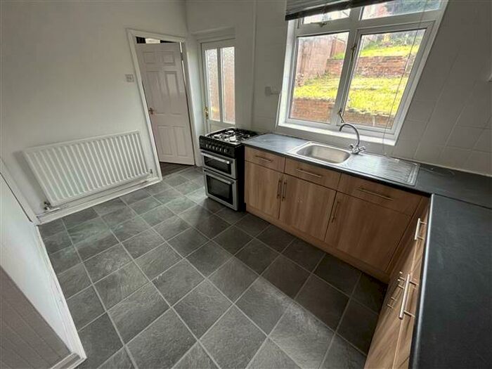 3 Bedroom House To Rent In Edwards Road, Dudley, DY2