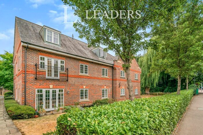 2 Bedroom Flat To Rent In Holywell Hill, St.Albans, AL1