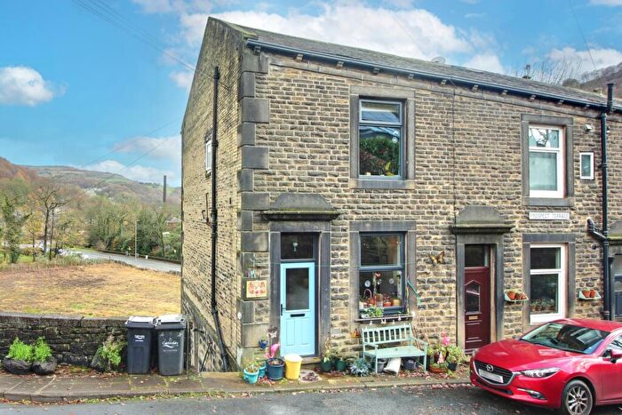 2 Bedroom End Of Terrace House For Sale In Prospect Terrace, Saville Road, Hebden Bridge, HX7