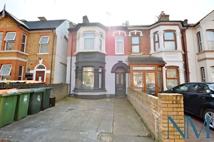 2 Bedroom Flat For Sale In Terrace Road - Plaistow, E13