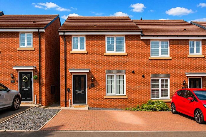 3 Bedroom Semi Detached House For Sale In Buckley Way, Burntwood, WS7