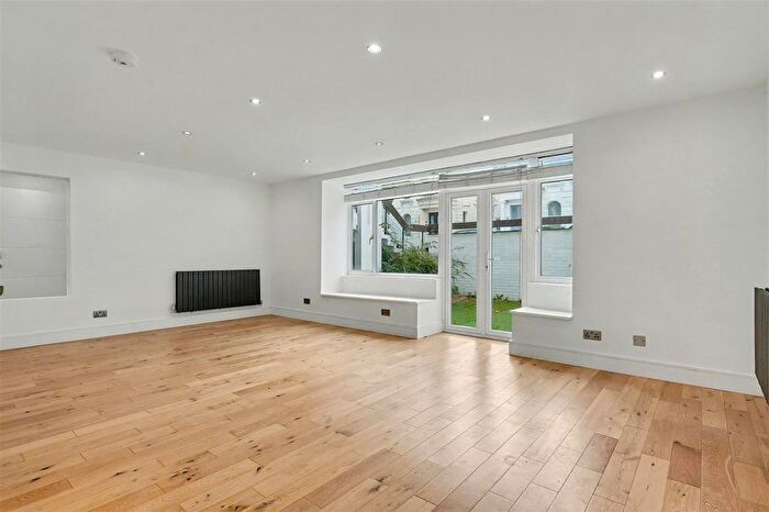 2 Bedroom Flat For Sale In Buckland Crescent, Belsize Park, London, NW3