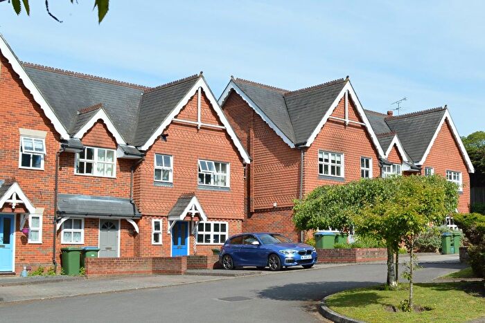 3 Bedroom Terraced House To Rent In Hadley Place, Weybridge, KT13