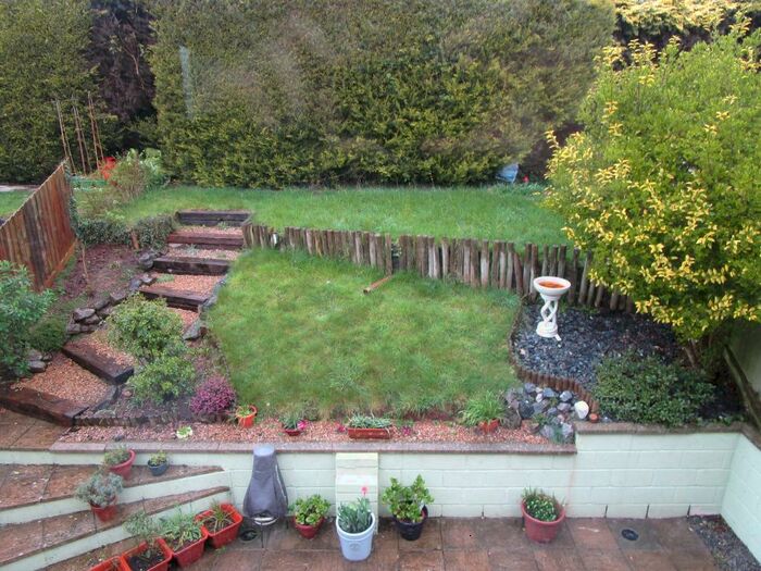 3 Bedroom Semi-Detached House To Rent In Lyvedon Way, Long Ashton, BS41