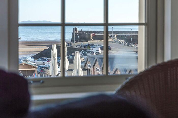 3 Bedroom Flat For Sale In Cambrian Quay, Saundersfoot, SA69