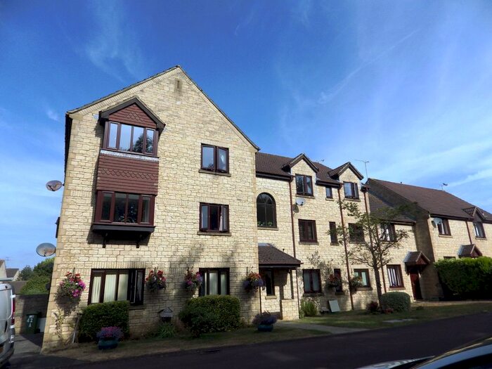1 Bedroom Flat To Rent In Hanstone Close, Cirencester, GL7