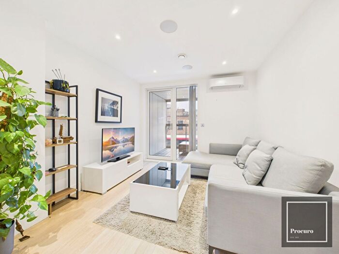 1 Bedroom Flat To Rent In Stockwell Park Walk, London, SW9