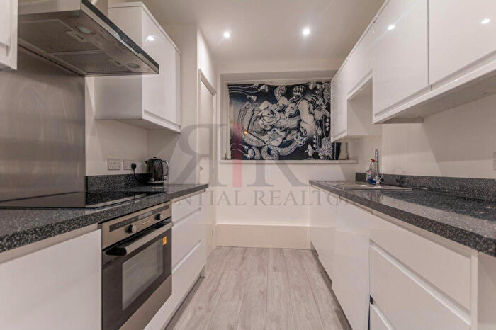 2 Bedroom Apartment To Rent In Southerngate Way, London, SE14